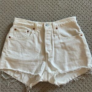 Levi’s 501 white jean shorts